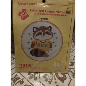 NIP Rick The Raccoon Counted Crossstich With Embroidery Hoop 6” Round